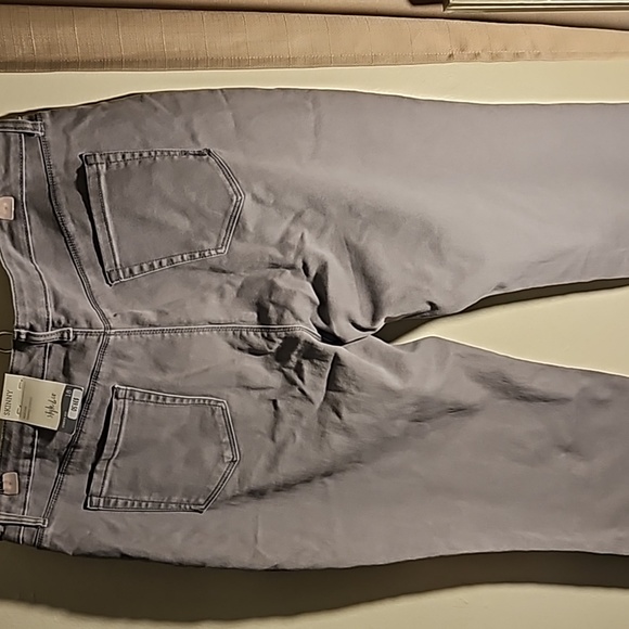 044 Grey Curvy Skinny Jeans - Picture 2 of 3